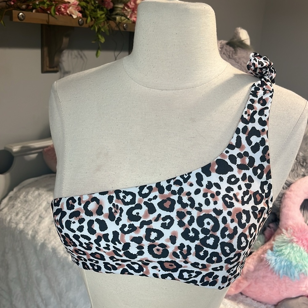 One Shoulder Cheetah Print Bikini Top